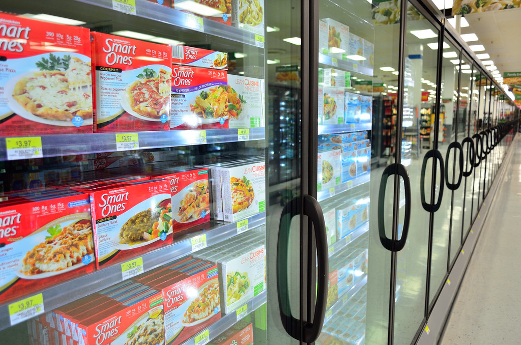 Refrigerator, top freezer